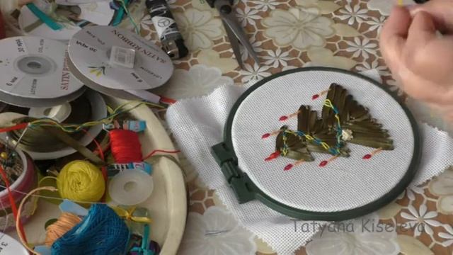 Новогодняя елочка вышивка лентами часть 2 мастер класс