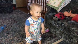Малыш начинает ходить