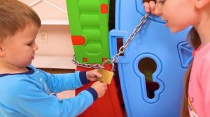 Лиза и загадочные приключения - играют вместе с папой
