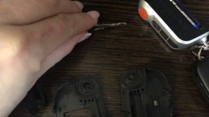 Делаем выкидной ключ и сигнализацию 2 в 1 своими руками.