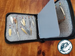 Отличная коробка для зимних блесен на окуня своими руками из кошелька для дисков