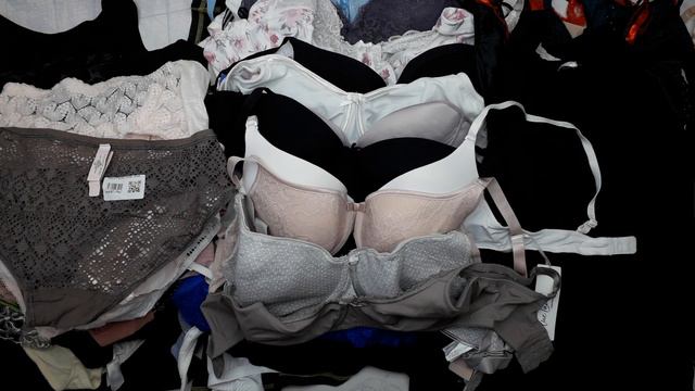 15682 Нижнее белье 82511 (cream) 4 пак 20кг. по 12.95€/кг. ~300-350шт. смотреть онлайн