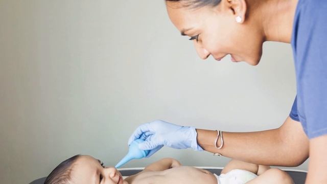 Как почистить нос новорожденному. Растворы, методика и правила безопасности смотреть онлайн