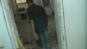 КАК СПРЯТАТЬ ТРУБУ В СТЕНУ????