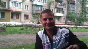 Прикол-Тушит сигарету об язык