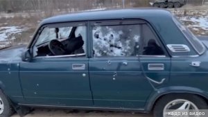 ФСБ показала видео расстрелянных украинскими диверсантами автомобилей в Брянской области | новости