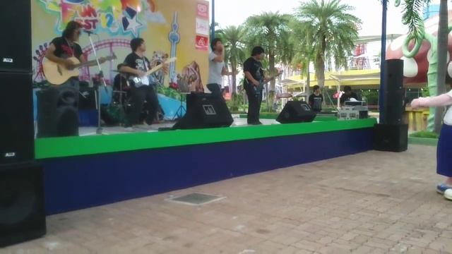 วงCOMA แสงสุดท้าย Live @ สวยสยาม 4 смотреть онлайн