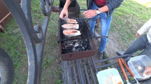 Стейк из семги на гриле.  Вкусная семга.