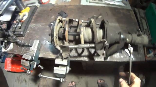 Меняем стойки амортизаторные. HONDA CIVIC . We change the shock absorbers смотреть онлайн