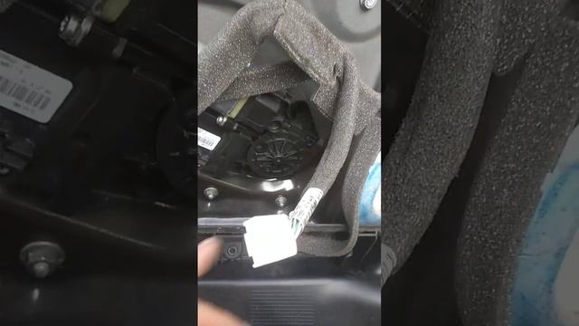 как снять обшивку двери рено флюенс и разбираем причину поломки стеклоподемник. смотреть онлайн