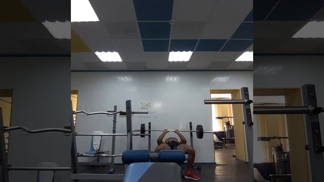 Жим штанги лежа узким хватом смотреть онлайн