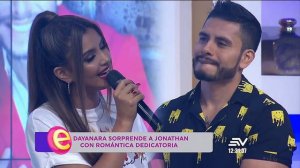 Dayanara le canta con el alma a Jonathan Estrada