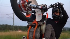 Крутая каталка на мотардах?