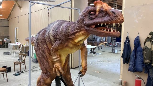 Костюм динозавра смотреть онлайн