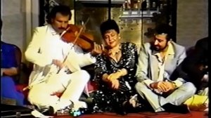 Bijan Mortazavi violin at Hayedeh & Sattar Concert, Los Angeles 1989 - بیژن مرتضوی هایده ستار