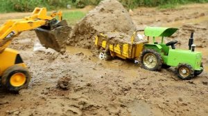 Игрушки принимают грязевые ванны