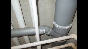 КАК ВРЕЗАТЬ ТРОЙНИК В СТОЯК / КАНАЛИЗАЦИОННЫЙ КОМПЕНСАТОР