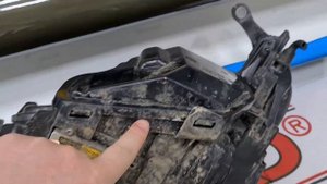 Потеют фары BMW 5 e60. Что делать? Какие варианты