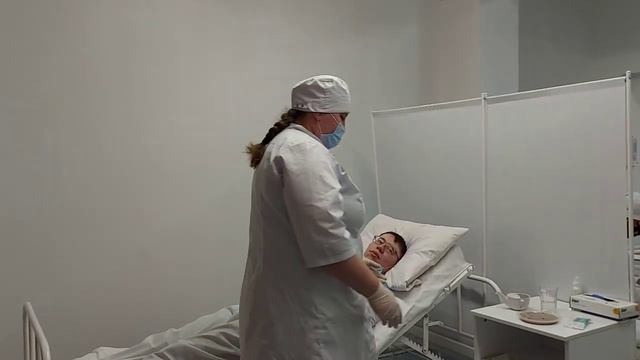 Кормление тяжелобольного из ложки и поильника.mp4