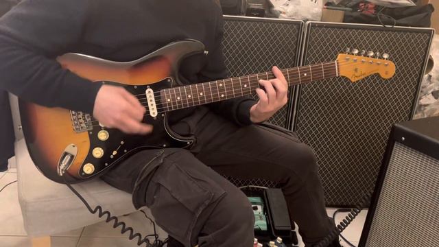 Fender Stratocaster SRV Made in Japan 1992 M Serial смотреть онлайн