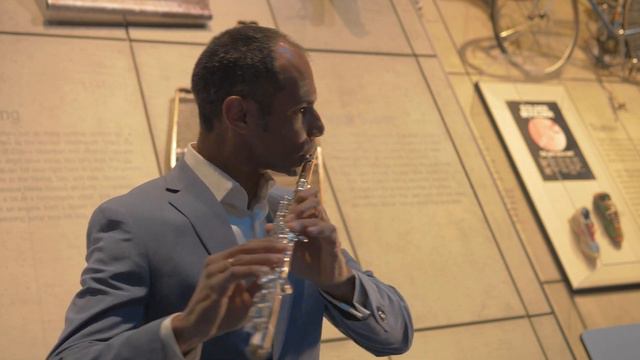 J.S. Bach, Partita in A minor for Flute Solo, BWV 1013 - 4. Bourree anglaise смотреть онлайн