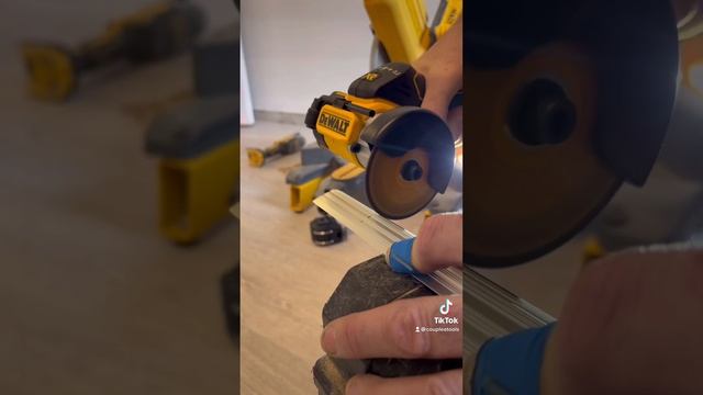 DeWalt DCS438 mini cut off saw