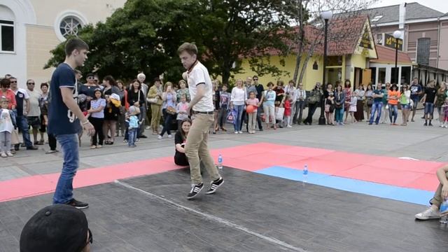 День города 2014 | Electro dance | Макс vs. Саша смотреть онлайн