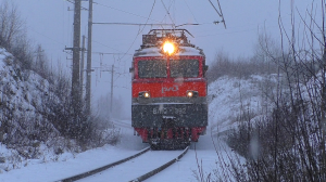 "Один в метели и пурге". ВЛ10-392 следует резервом