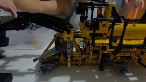 Lego Technic 42030 Wheel Loader Speed Build
