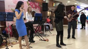 Кавер бенд Лавиньон hey na na na (vaya con dios cover)