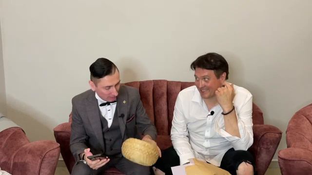 Мои любимые. Интервью с Денисом Матросовым #моилюбимые #денисматросов #вгостяхусказки смотреть онлайн