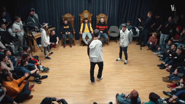 АЛЕКС АЙК против КСЮХА НА ПОЛУСОГНУТЫХ. РЭП ФРИСТАЙЛ БАТТЛ 1/8. V1 BATTLE 2018