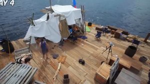 ЛЁВА СМОТРИТ 7 Дней в Открытом Море РЕАКЦИЯ НА MrBeast