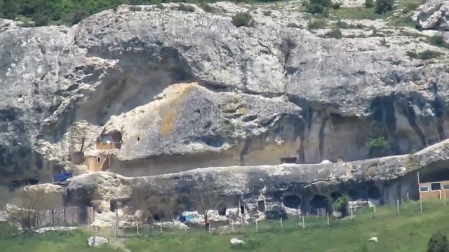 Пещерный монастырь Челтер-Мармара в Крыму.
