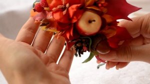 ободок из осенних листьев и декора