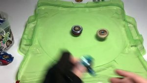 САМАЯ ОГРОМНАЯ АРЕНА ДЛЯ БЕЙБЛЭЙДА КОТОРУЮ ВЫ ВИДЕЛИ!!! Бейблэйд Бёрст / Beyblade Burst