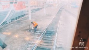 Помощник машиниста и ручные стрелки))