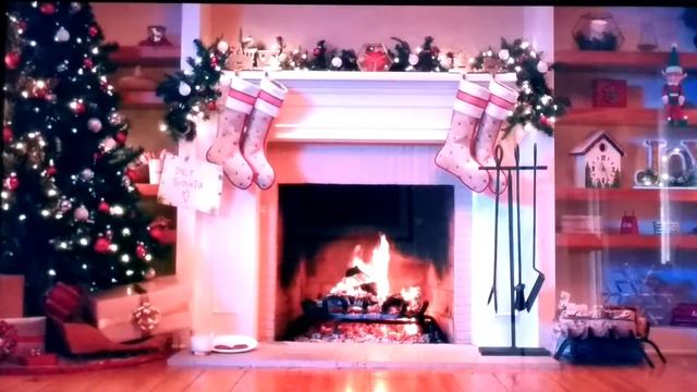 У камина.Ночь перед Рождеством.Что происходит? смотреть онлайн