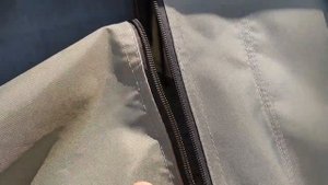 Бокс-палатка на крыше автомобиля.