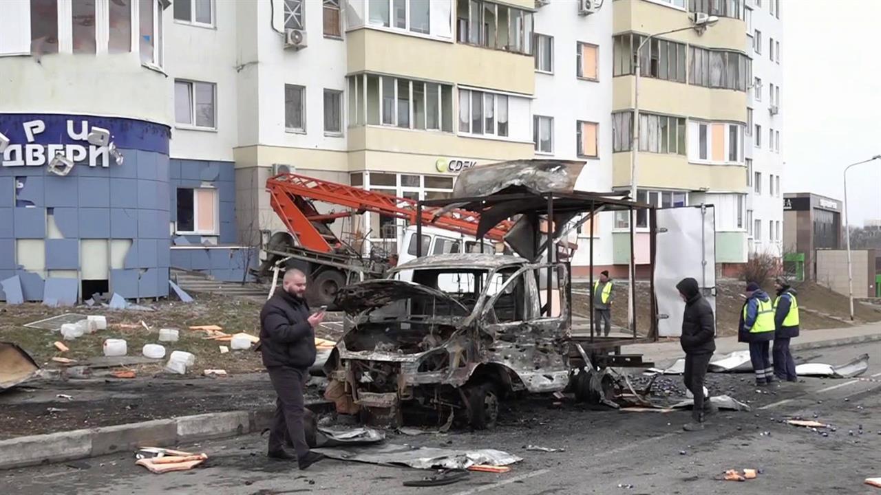 Несмотря на обстрелы со стороны ВСУ, люди в Белгородской области приходят исполнить гражданский долг