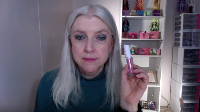 WET N WILD CLOUD POUT LIP SWATCHES AND REVIEW
