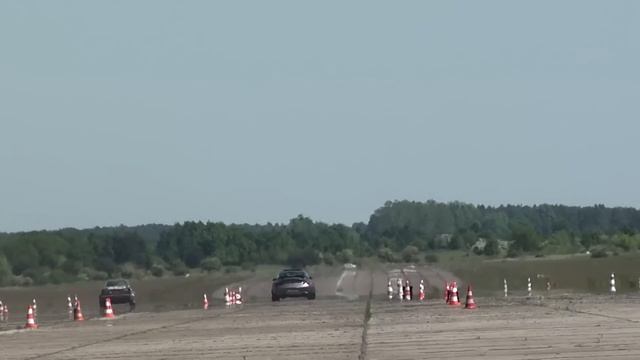 Porsche Turbo vs. VW Polo 3.0T - 1/4 mile - Race at Airport 20.05.2012 смотреть онлайн