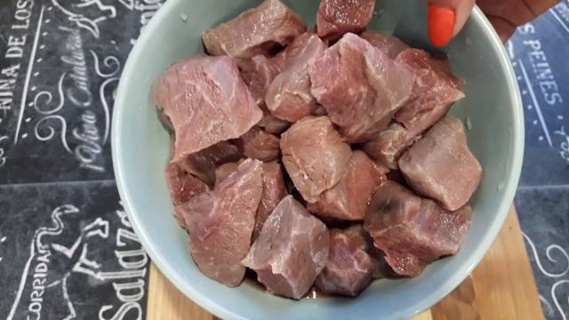 !!!ОЧЕНЬ ВКУСНАЯ ТУШЁНАЯ ГОВЯДИНА С ОВОЩАМИ И НУТОМ В ГОРШОЧКЕ!!!