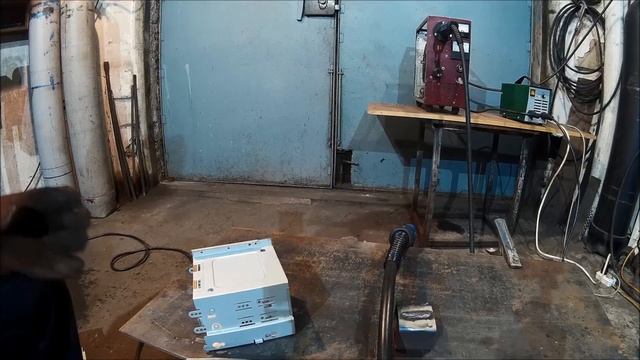 Самодельный сварочный аппарат ММА AVT-200, варит в режиме полуавтомата (MIG/MAG), газ углекислота.