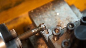 Бензиновая зажигалка своими руками / DIY / how to make a petrol lighter