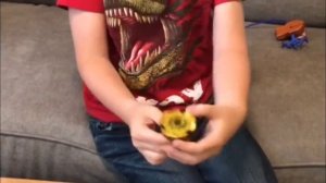 Распаковка и обзор на Beyblade Legends Горячий металл Кербеус, Hades Kerbecs