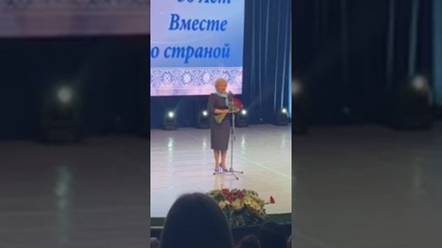 Министр труда и социальной защиты И.Костевич вручила Благодарности активным представительницам БСЖ смотреть онлайн