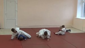 1.11.15 Открытый урок по дзюдо: разминка в парах. Малыши 3 - 4 года. Centre Judo Kids. Feodosiya