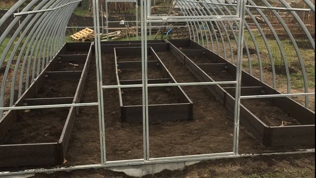 Теплица как на картинке // Как установить теплицу // Теплица из поликарбоната// Теплые грядки из ДП смотреть онлайн