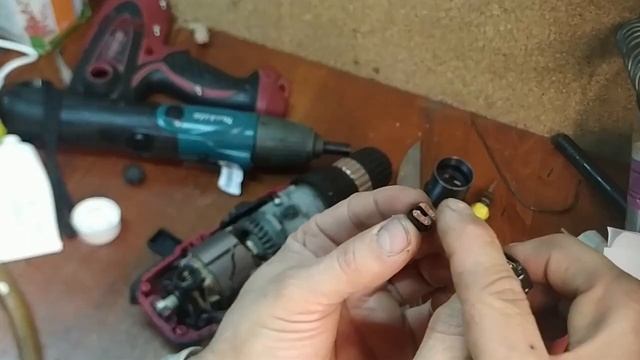 Ремонт шуруповерта Ижмаш не переключается направление вращения смотреть онлайн